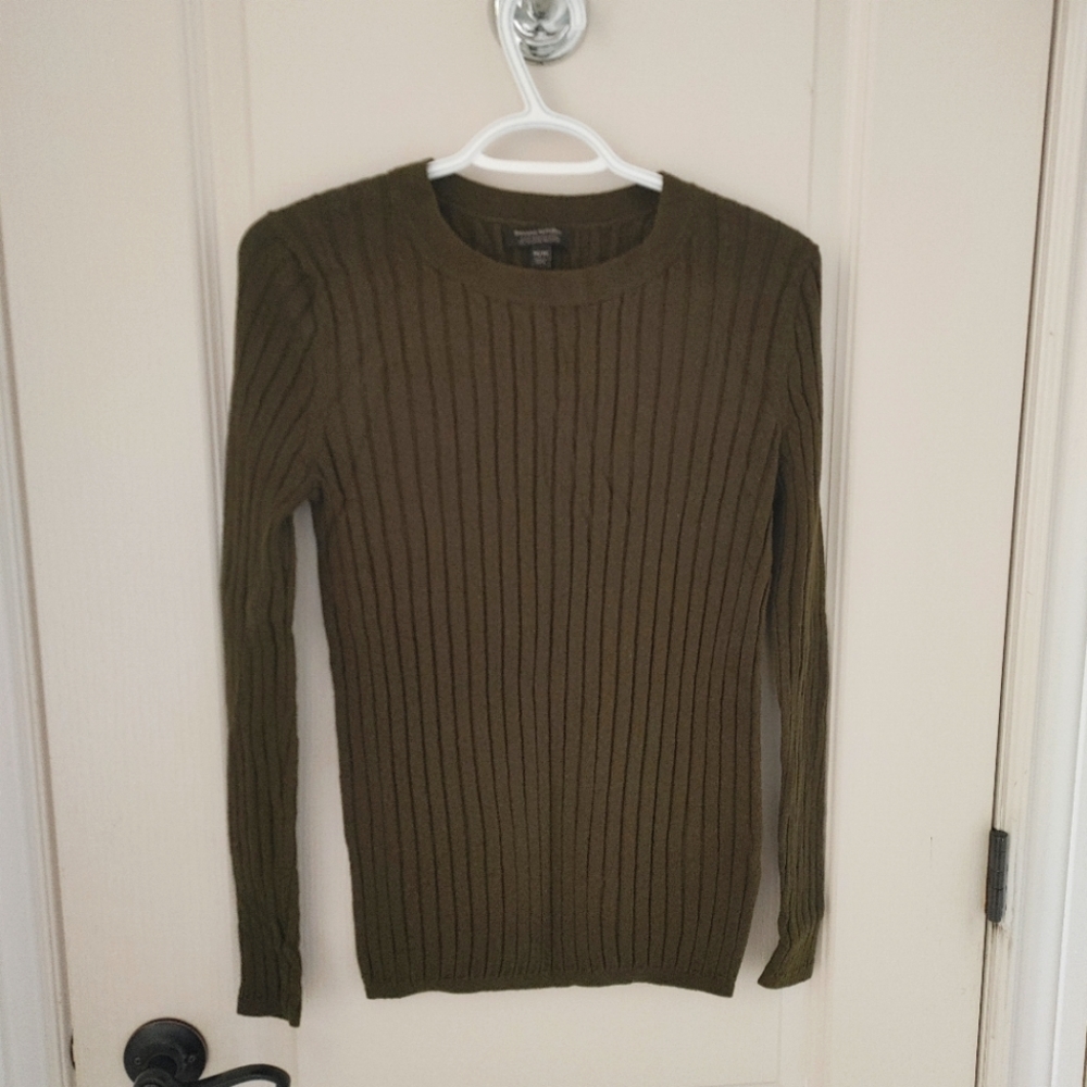 Light BR sweater